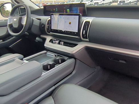 New 2026 Ford Expedition Active RWD image 28