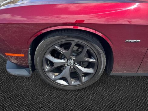 Used 2019 Dodge Challenger R/T RWD image 11