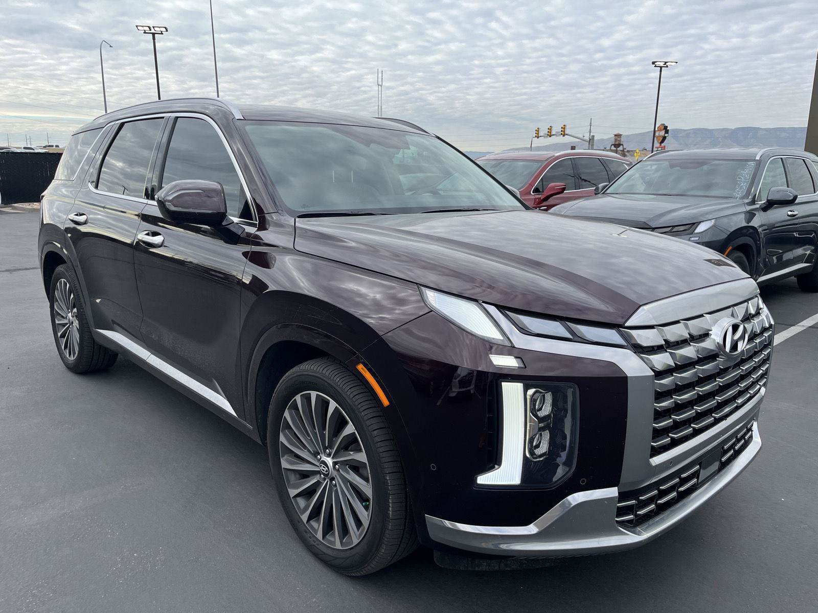 Used 2024 Hyundai Palisade Calligraphy AWD/4WD image 3