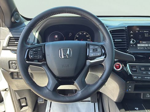 Used 2025 Honda Ridgeline Black Edition image 28
