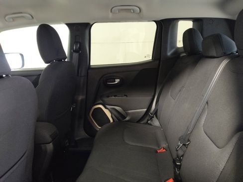 Used 2015 Jeep Renegade Latitude w/ Cold Weather Group AWD/4WD image 18