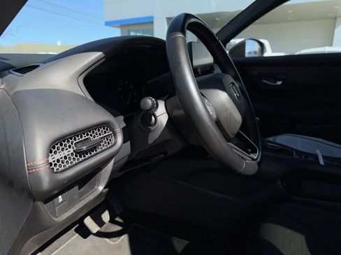 Used 2025 Honda HR-V Sport image 30