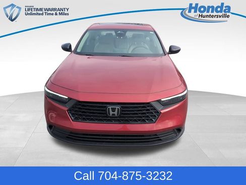 Used 2025 Honda Accord SE image 2
