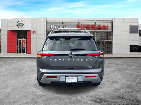 Used 2024 Nissan Pathfinder Platinum image 6
