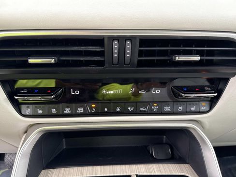 Used 2025 MAZDA CX-90 3.3 Turbo S w/ Premium Package image 34