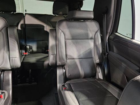 Used 2024 Chevrolet Tahoe Z71 w/ Luxury Package AWD/4WD image 14