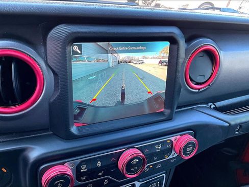 Used 2022 Jeep Gladiator Mojave w/ Cold Weather Group image 29