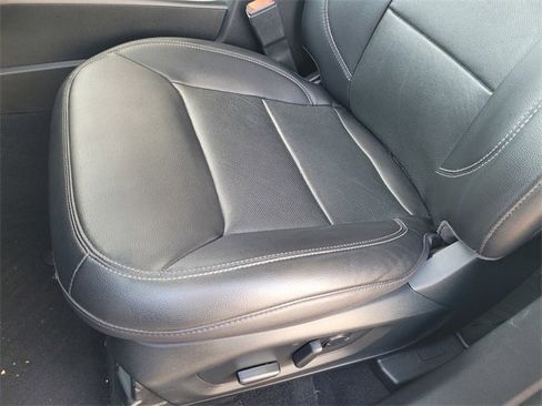 Used 2023 Ford Explorer Limited image 11