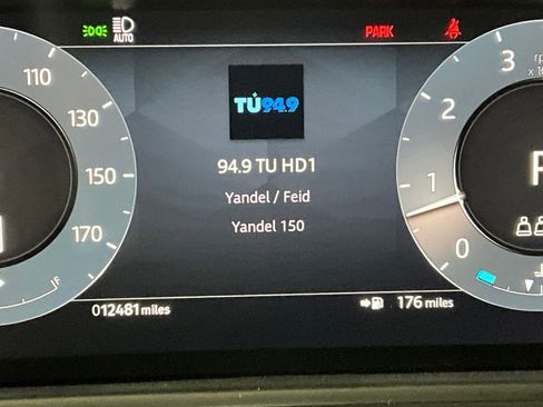 Used 2024 Land Rover Range Rover Velar Dynamic SE image 17