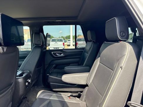 Used 2021 GMC Yukon SLT w/ Rear Media and Nav Package AWD/4WD image 16