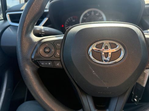 Used 2022 Toyota Corolla LE FWD image 19