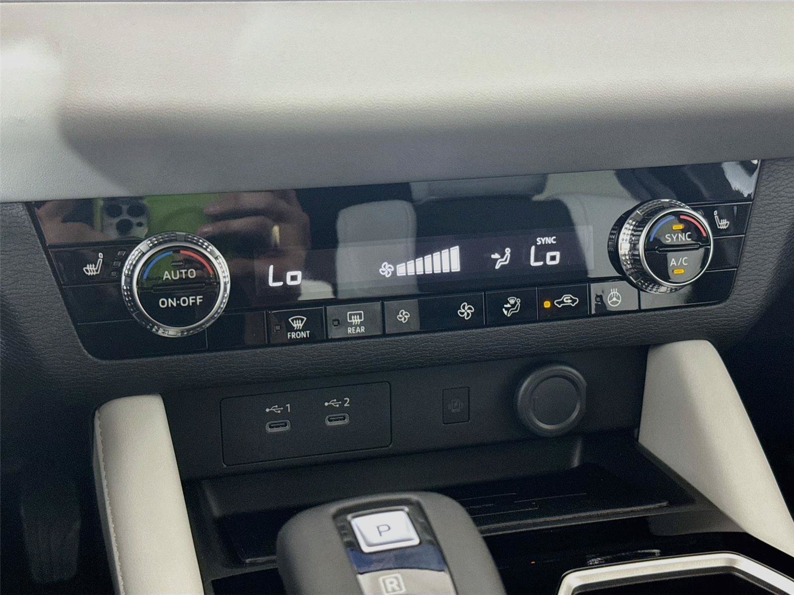 New 2026 Mitsubishi Outlander SE FWD image 11