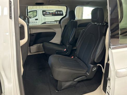 Used 2023 Chrysler Voyager LX FWD image 26