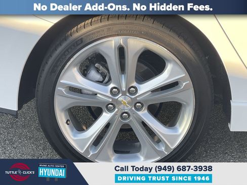 Used 2017 Chevrolet Cruze Premier FWD image 14
