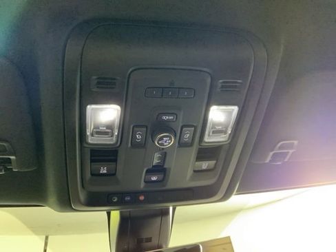 Used 2022 Chevrolet Tahoe High Country AWD/4WD image 23