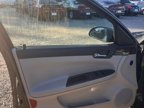 Used 2013 Chevrolet Impala LT w/ LT Sunroof Package image 3