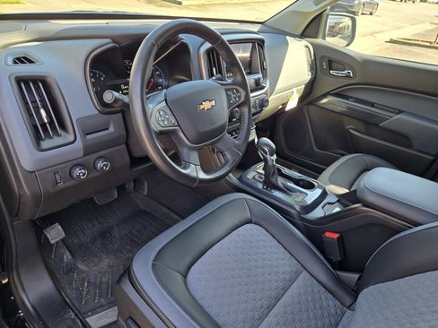 Used 2022 Chevrolet Colorado Z71 w/ Z71 Midnight Edition AWD/4WD image 10