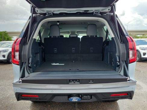 New 2026 Ford Expedition Max Active RWD image 9