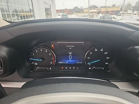 Used 2024 Ford Explorer XLT image 15