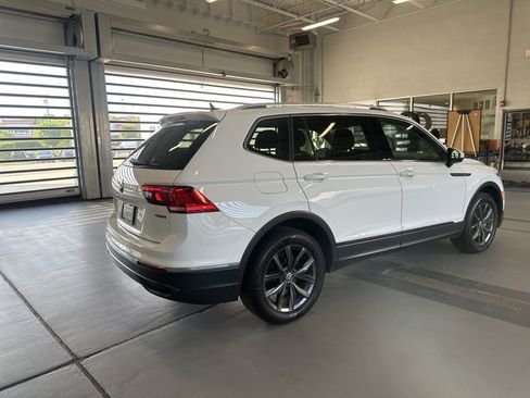 Used 2022 Volkswagen Tiguan SE image 5