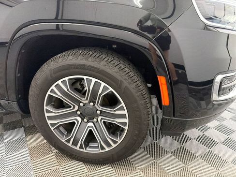 Used 2024 Jeep Wagoneer L Series II w/ Flexible Seating Group RWD image 14