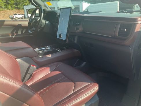 Used 2022 Ford Expedition Max Limited RWD image 11