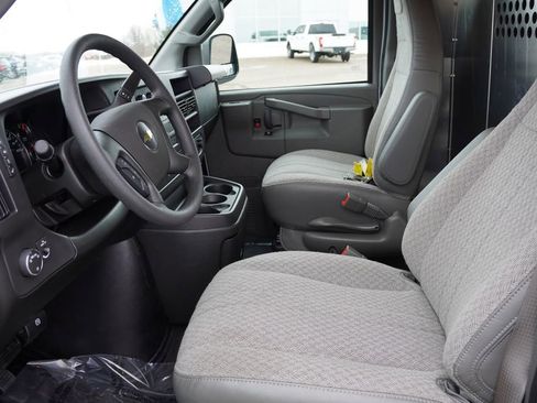 Used 2025 Chevrolet Express 2500 Extended w/ Communications Package image 15