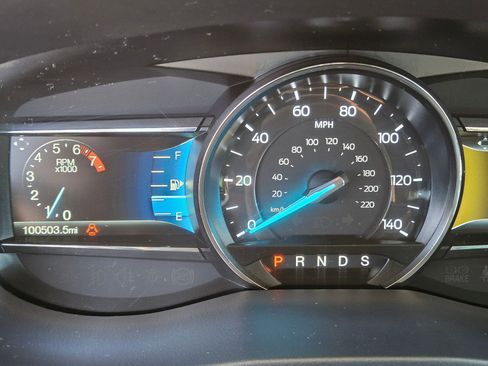 Used 2017 Ford Explorer XLT w/ Equipment Group 202A AWD/4WD image 21