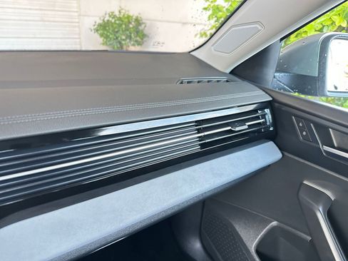 Used 2025 Volkswagen Jetta SE image 35