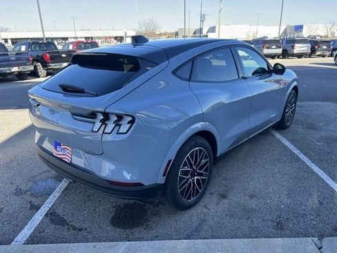 Used 2025 Ford Mustang Mach-E Premium image 6