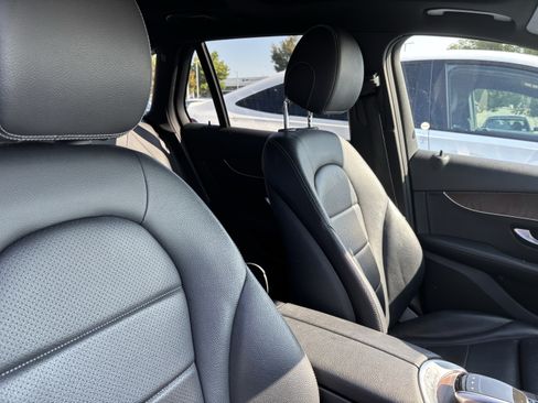 Used 2018 Mercedes-Benz GLC 300 4MATIC image 34