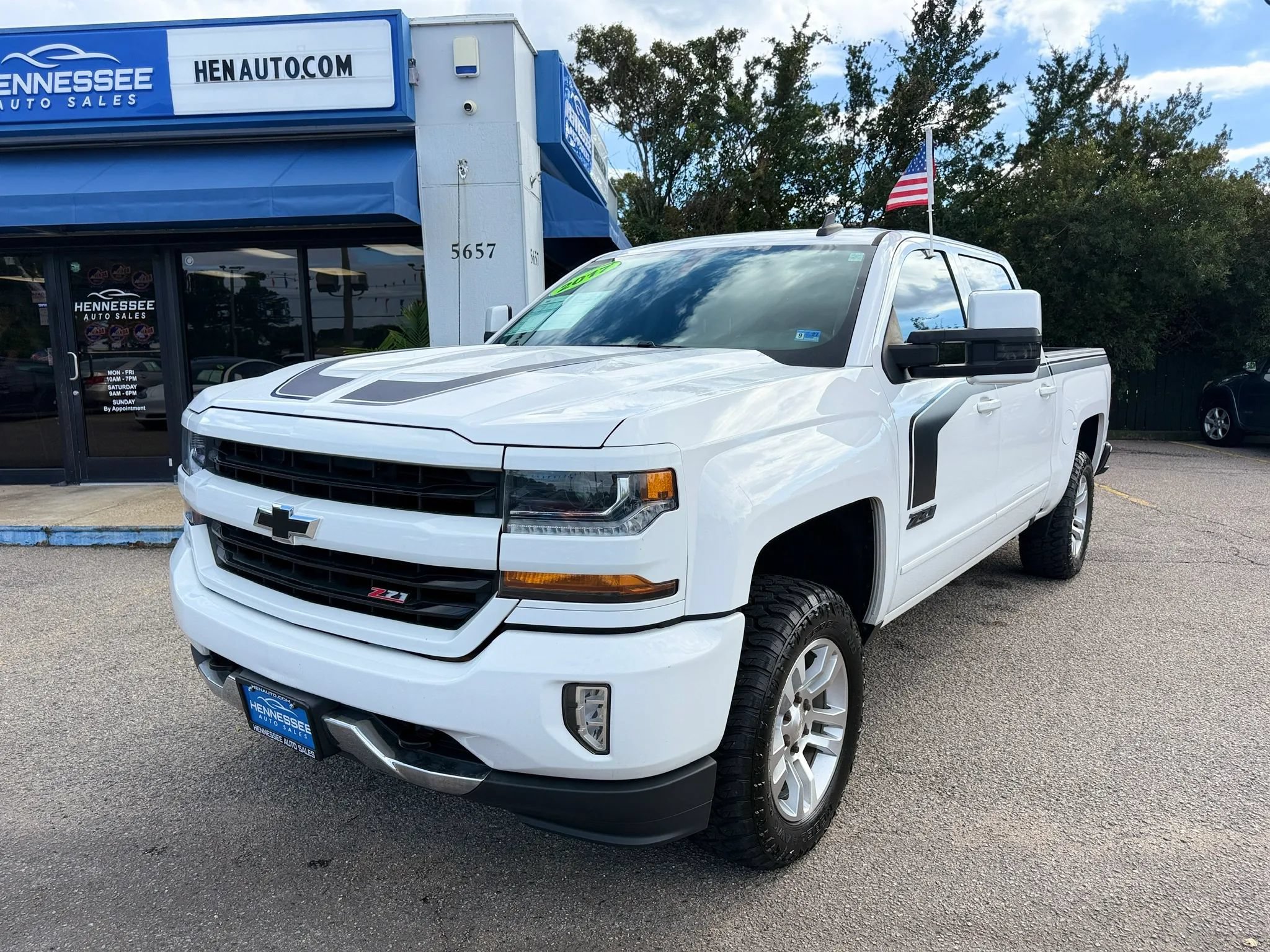 Used 2017 Chevrolet Silverado 1500 LT w/ Rally 2 Edition AWD/4WD image 24