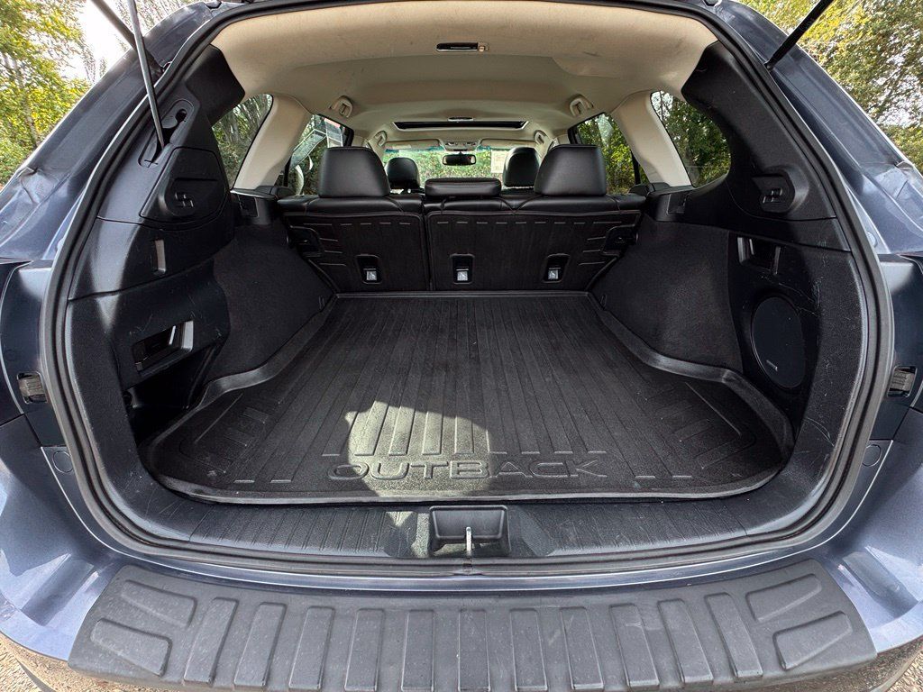 Used 2017 Subaru Outback 2.5i Limited w/ Popular Package #5 AWD/4WD image 10