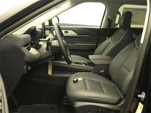 New 2026 Ford Explorer Active w/ Active Comfort Package image 15