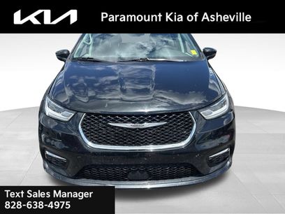 Used 2022 Chrysler Pacifica Touring-L