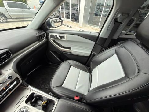 Used 2023 Ford Explorer XLT w/ Equipment Group 202A AWD/4WD image 23