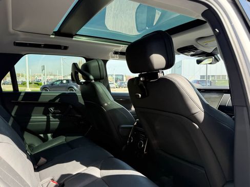 Used 2023 Land Rover Range Rover Sport SE AWD/4WD image 9