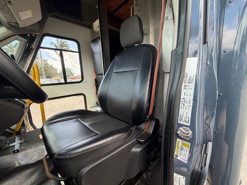 Used 2021 Ford Transit 350 DRW image 15