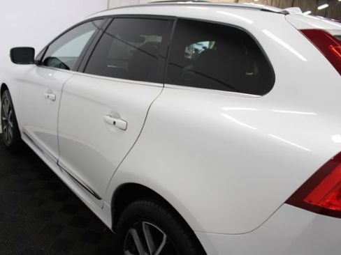 Used 2017 Volvo XC60 T6 Dynamic w/ Preferred Option Package AWD/4WD image 10