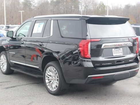 Used 2023 GMC Yukon SLT w/ SLT Premium Package image 5