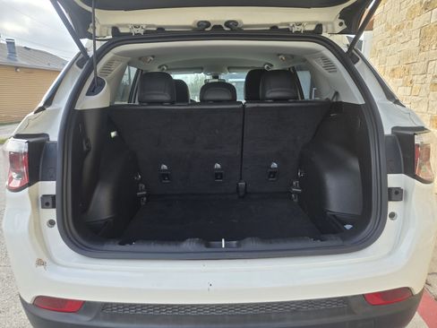 Used 2019 Jeep Compass Latitude image 16