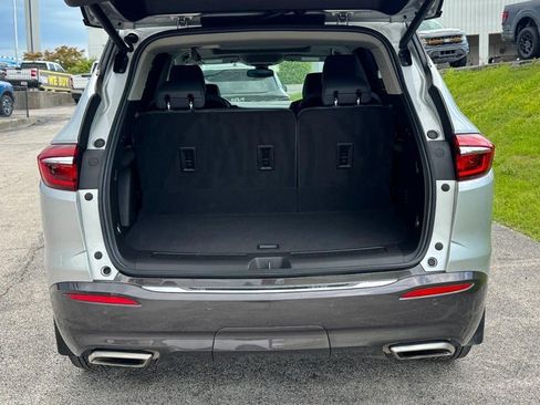 Used 2021 Buick Enclave Premium w/ Sun and Sites Package FWD image 5