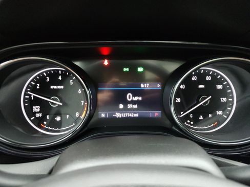 Used 2021 Buick Encore GX Essence w/ Experience Buick Package FWD image 18