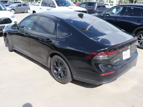 Used 2025 Honda Accord SE image 5