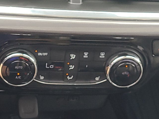 Used 2025 Chevrolet Trax ACTIV w/ Sunroof Package FWD image 21