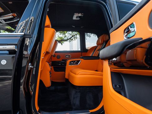 Used 2025 Rolls-Royce Cullinan image 40