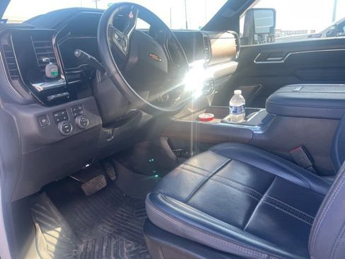 Used 2024 Chevrolet Silverado 2500 High Country w/ High Country Premium Package image 5