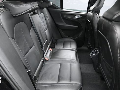 Used 2024 Volvo XC40 B5 Ultimate w/ Protection Package Premier image 32