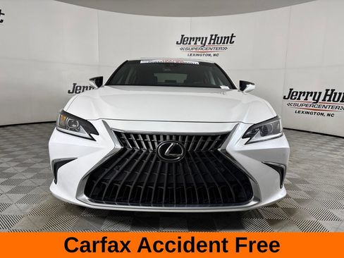 Used 2024 Lexus ES 350 w/ Premium Package FWD image 3