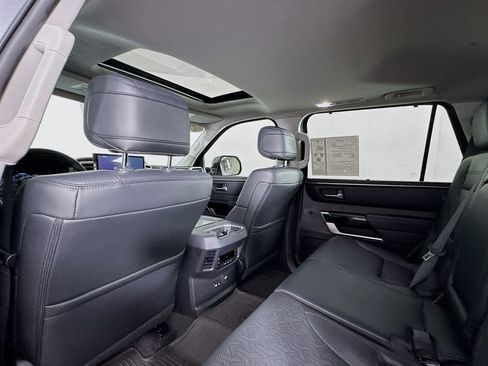 Used 2023 Toyota Sequoia Limited image 19